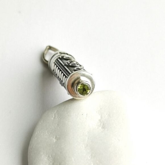 🆕 Sterling Silver Peridot prayer scroll ash box pendant - Picture 3 of 8